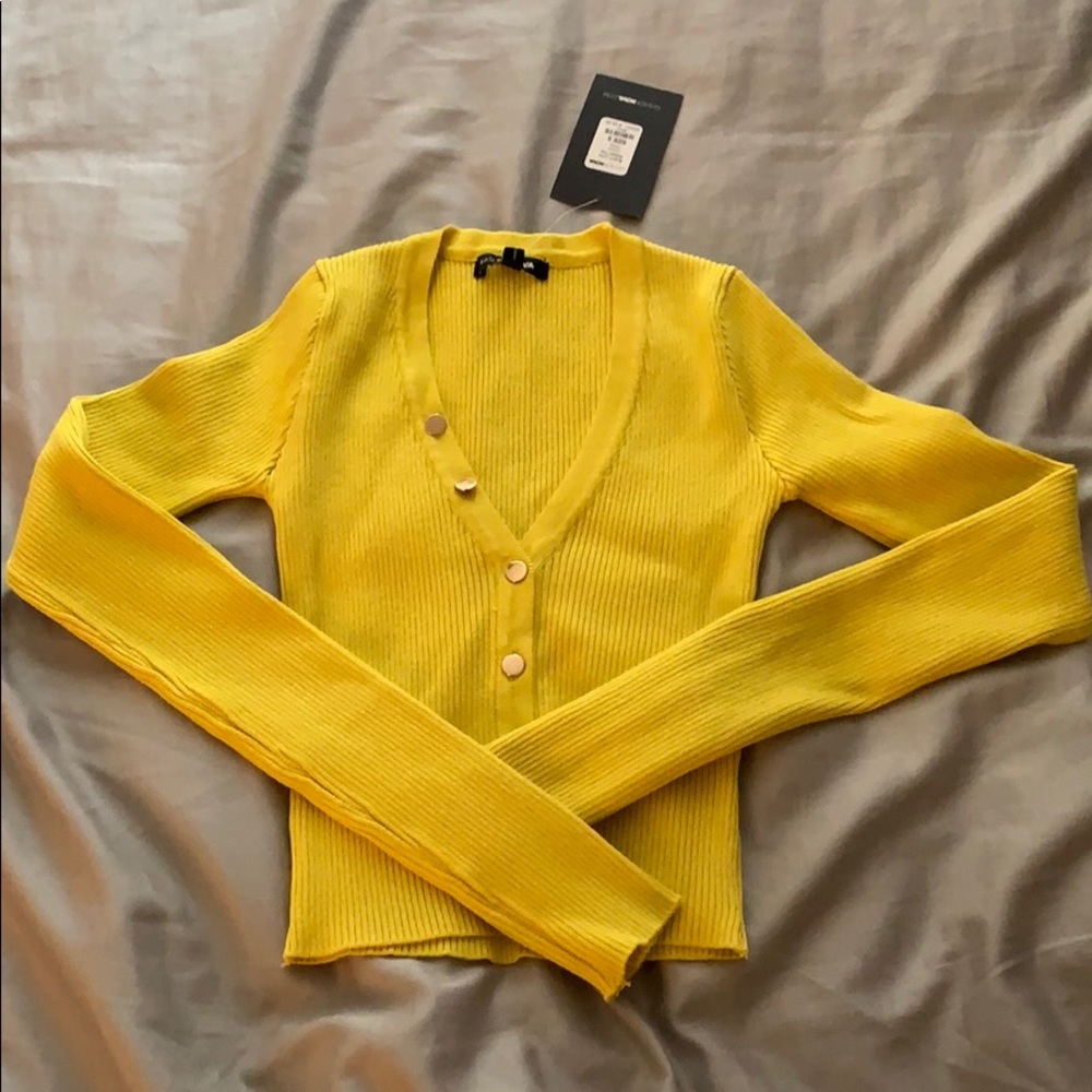 Yellow long sleeve crop top